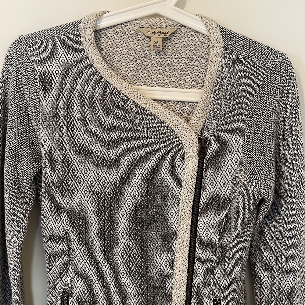LUCKY BRAND zip-up sweater in women’s size XS - Picture 2 of 8